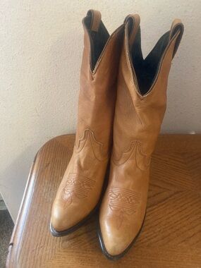 LAREDO Caramel Cowgirl Soft Leather Boots (6)